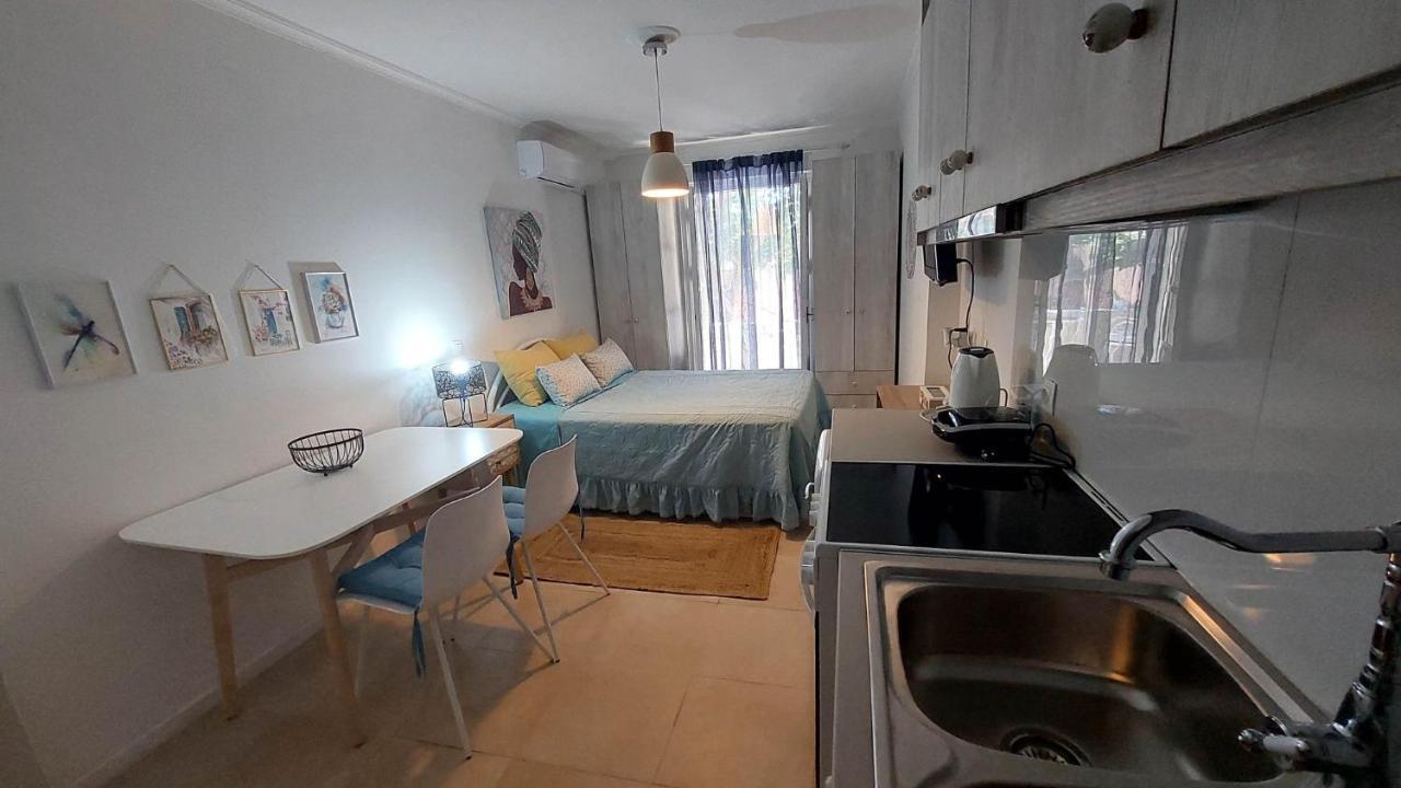 Nias Studio Apartment เปรามา ภายนอก รูปภาพ